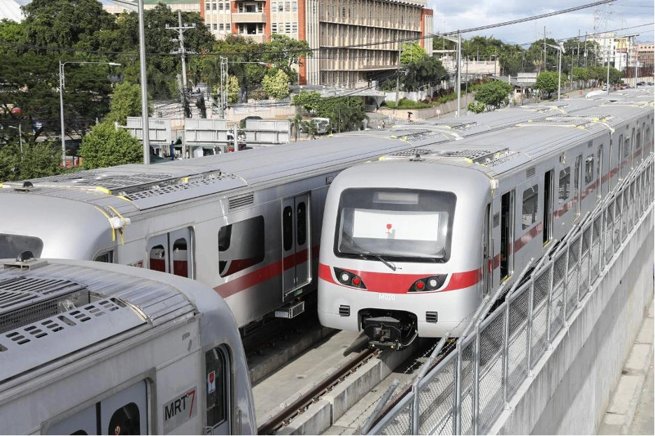 Sự hiện diện của thương hiệu Việt tại tuyến MRT số 3 - Metro Manila (Philippines).