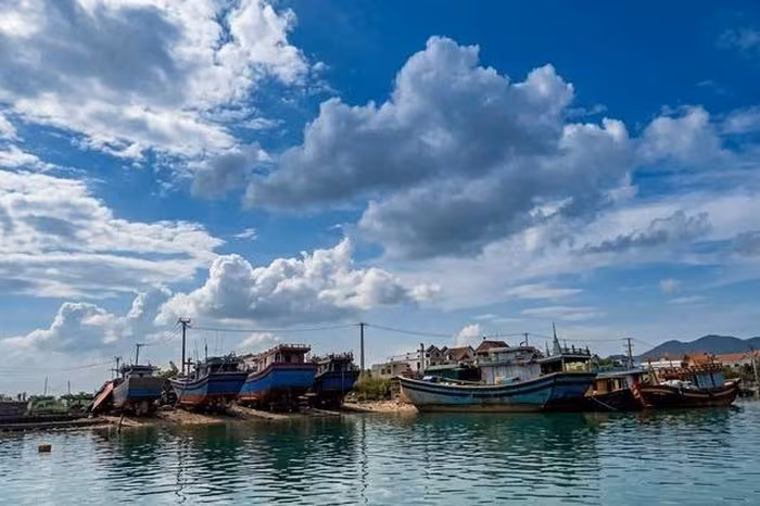 Khốn khổ vì 3 cơ sở sửa chữa tàu tự phát