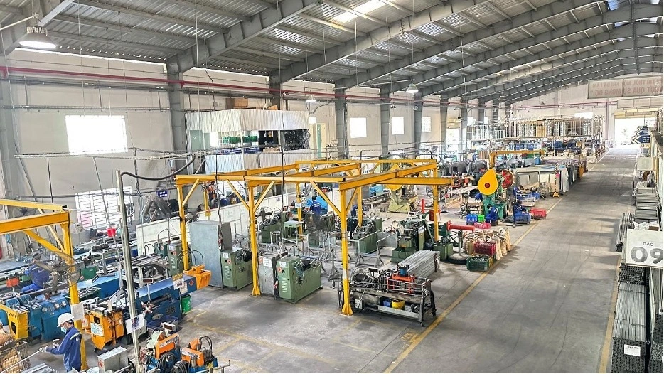 Hệ thống vận hành sản xuất vật tư cơ điện MEP và phụ kiện tại nhà máy quy mô của Cát Vạn Lợi.
